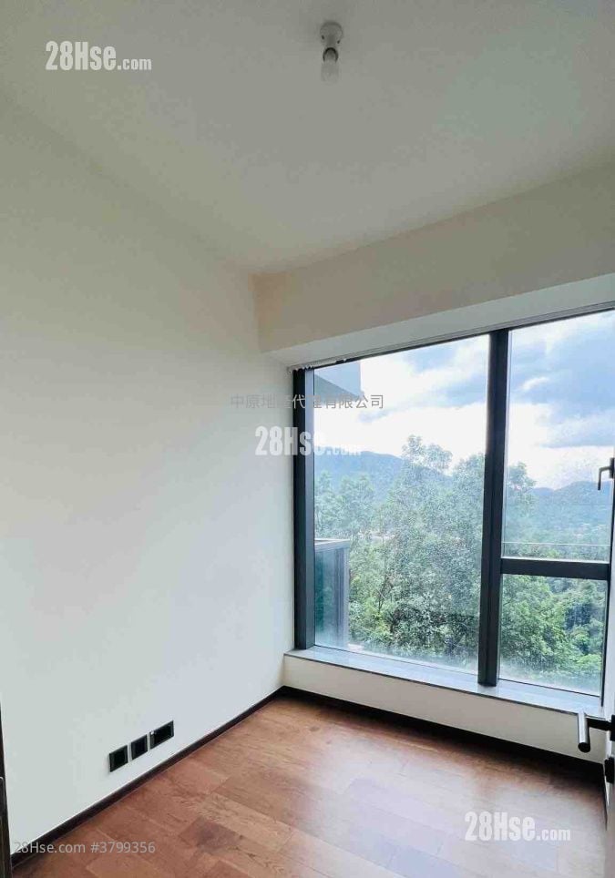 Le Pont Sell 3 Bedrooms , 2 Bathrooms 738 ft²