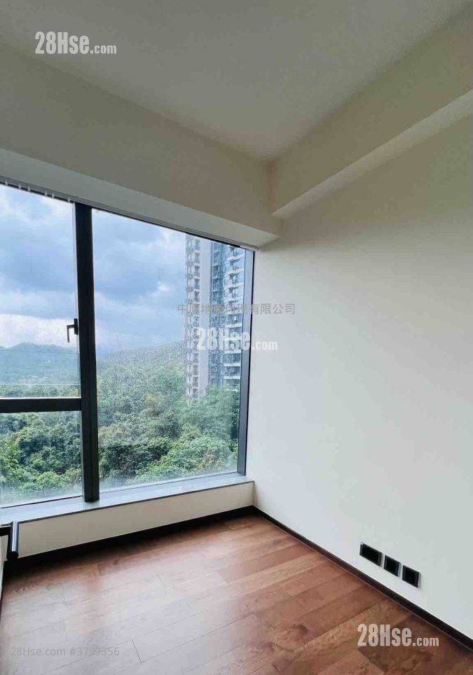 Le Pont Sell 3 Bedrooms , 2 Bathrooms 738 ft²