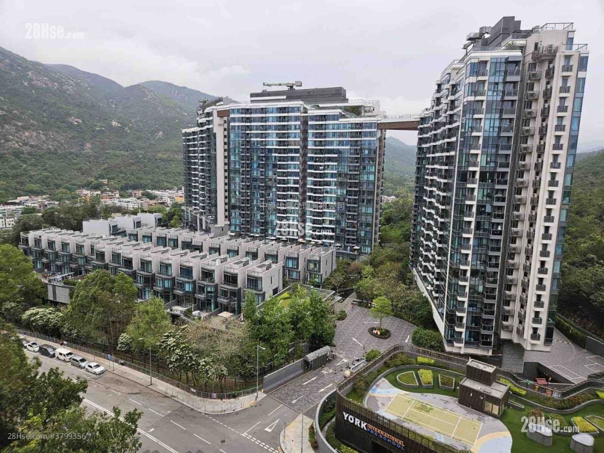 Le Pont Sell 3 Bedrooms , 2 Bathrooms 738 ft²