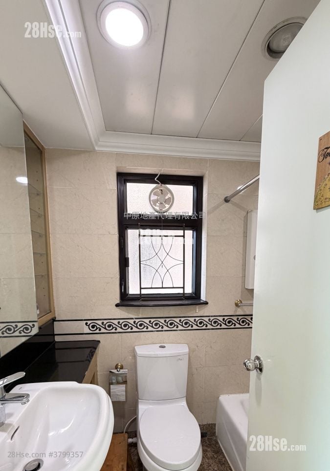 爱琴海岸 售盘 3 房 , 1 浴室 623 平方尺