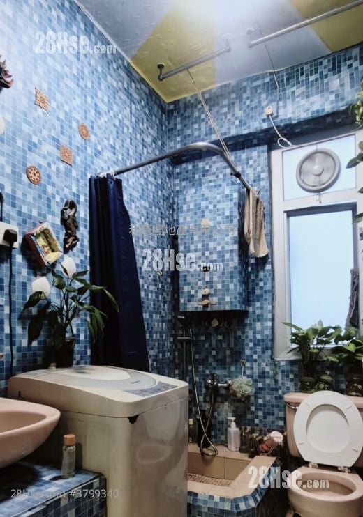 Kwai Fong Terrace Sell 3 Bedrooms , 1 Bathroom 473 ft²