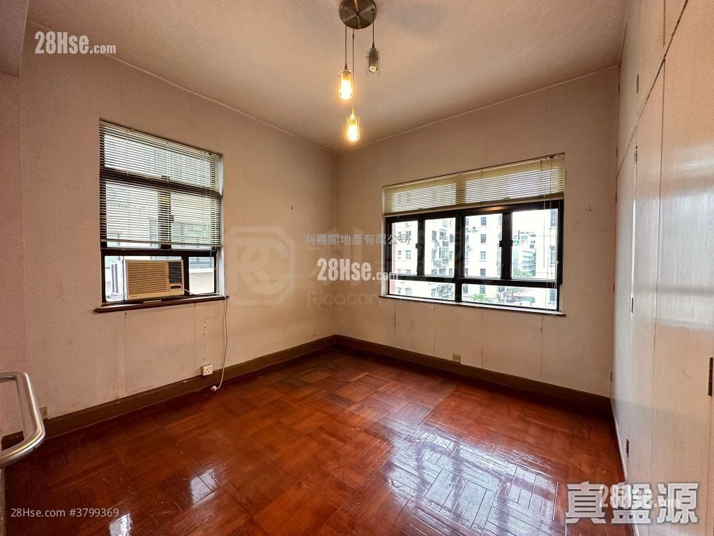 Bel-Air House Sell 3 Bedrooms , 3 Bathrooms 1,378 ft²