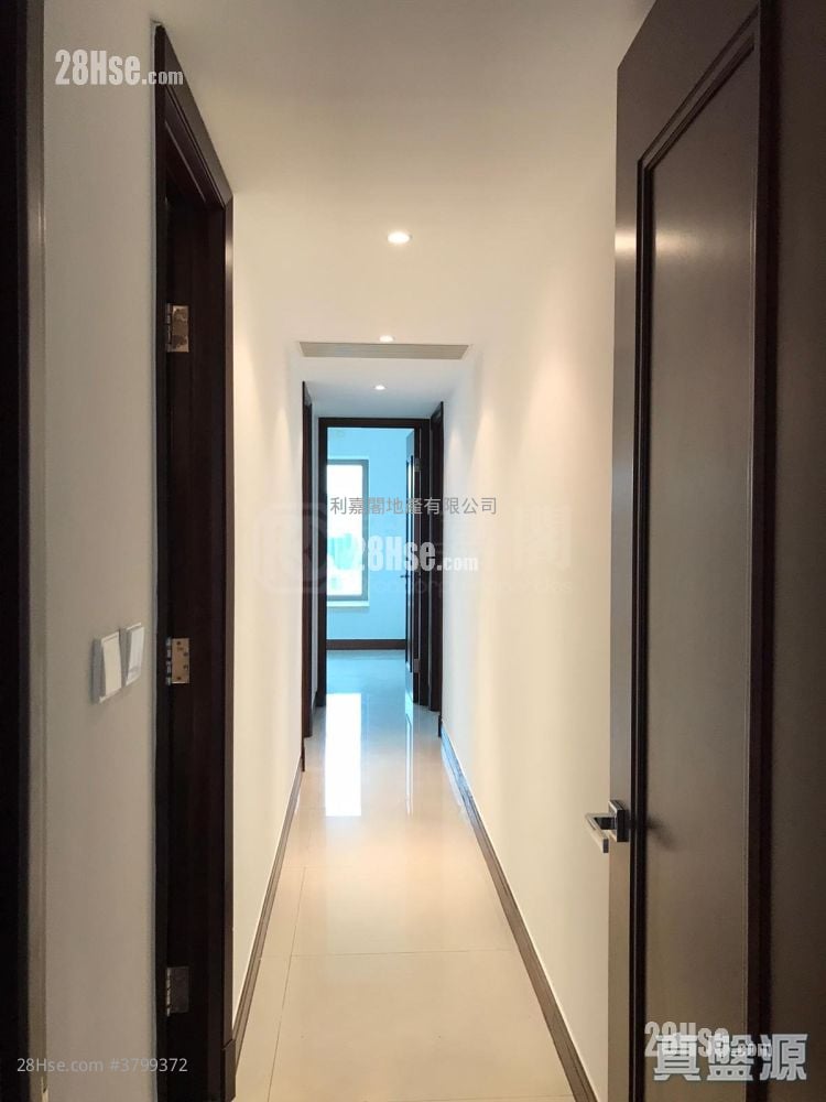 Celestial Heights Sell 4 Bedrooms 1,604 ft²