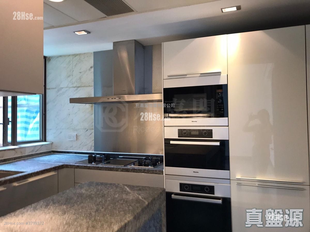 Celestial Heights Sell 4 Bedrooms 1,604 ft²