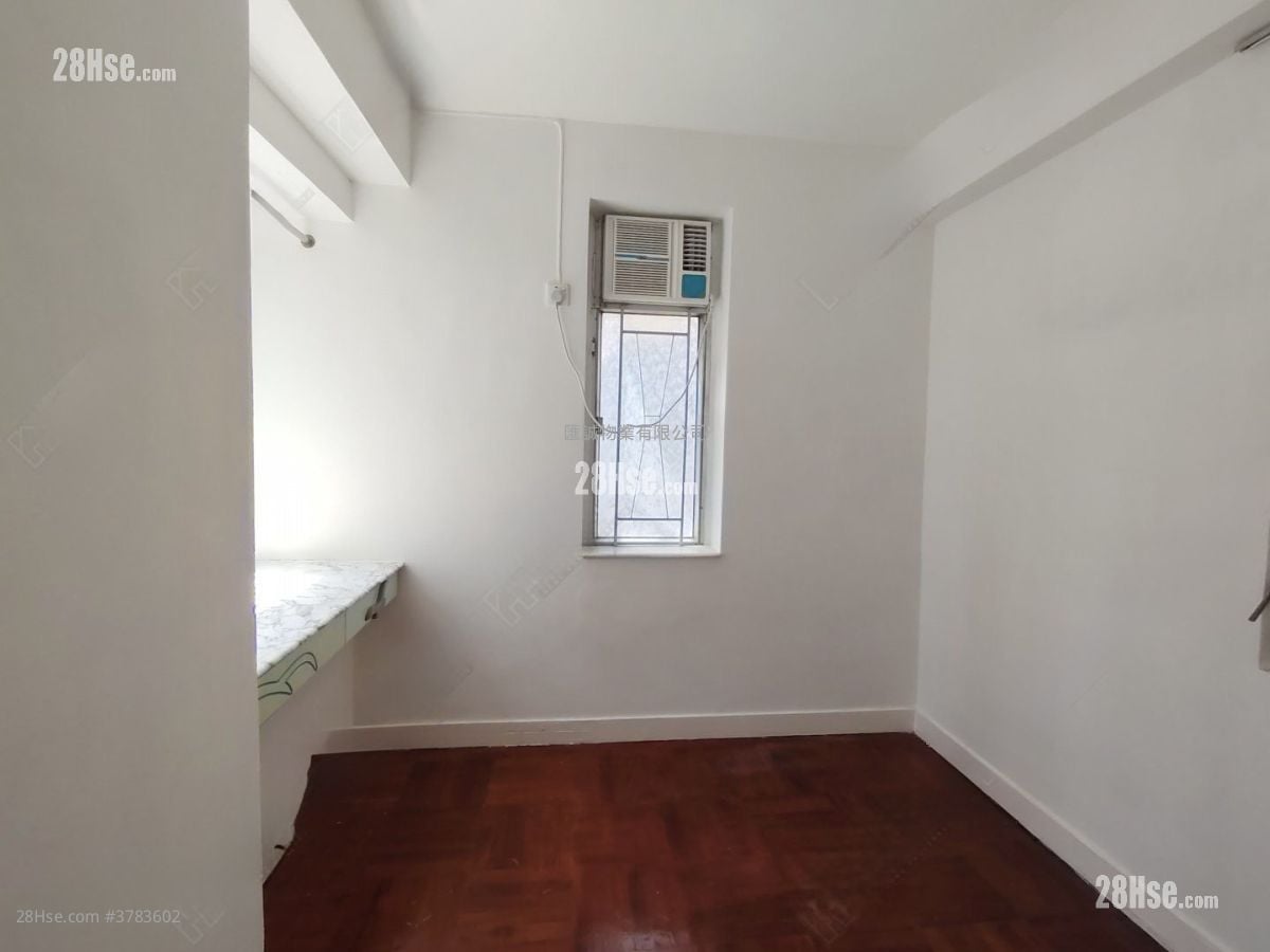 Tropicana Gardens Rental 2 Bedrooms , 1 Bathroom 408 ft²