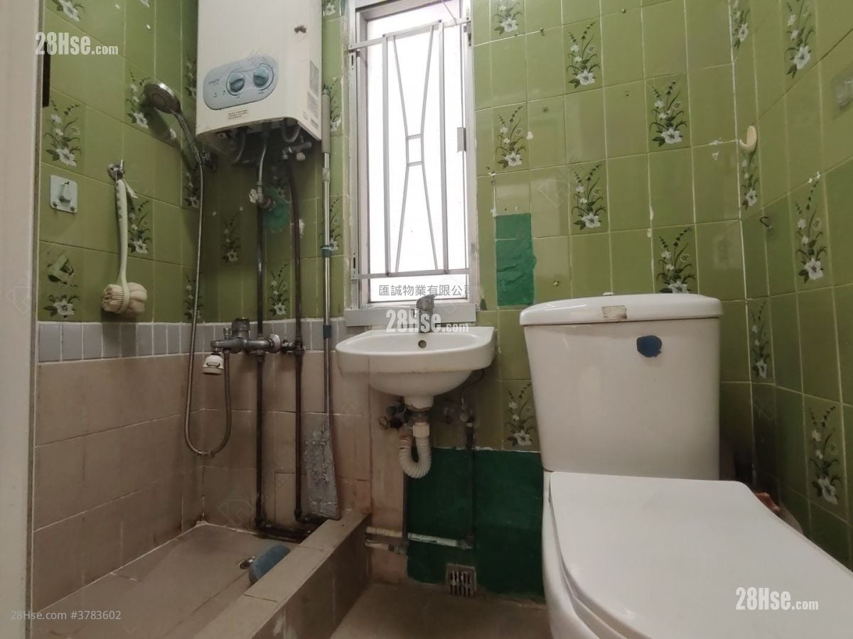 Tropicana Gardens Rental 2 Bedrooms , 1 Bathroom 408 ft²