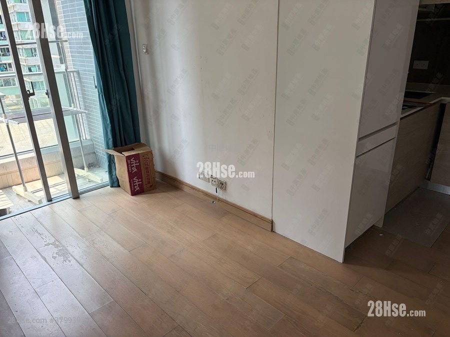 The Reach Sell 2 Bedrooms 443 ft²