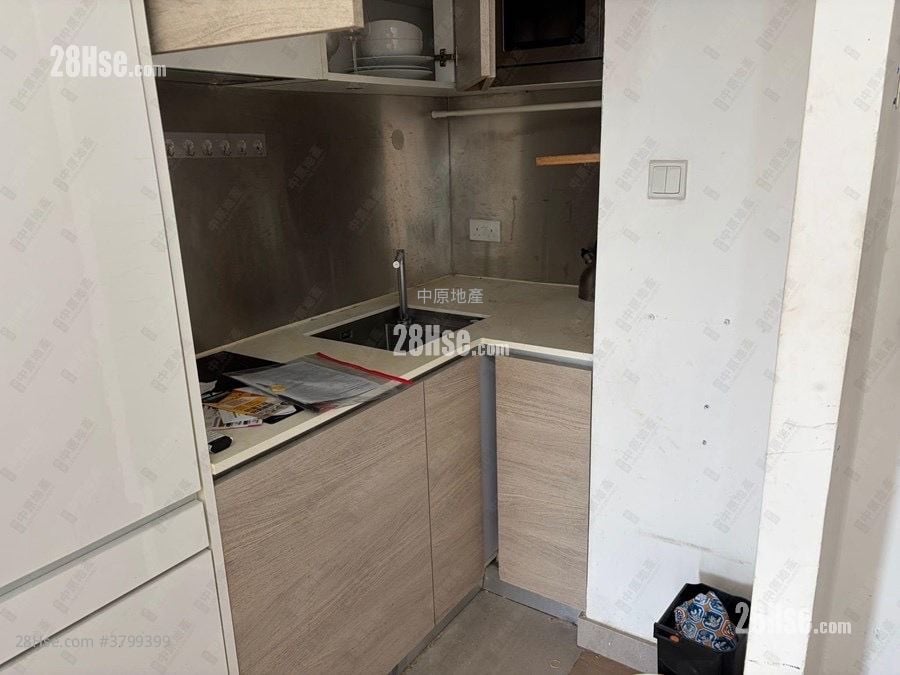 The Reach Sell 2 Bedrooms 443 ft²