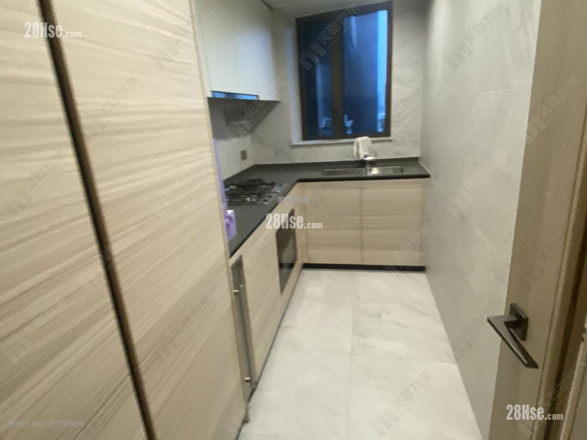 The Arles Sell 3 Bedrooms 850 ft²