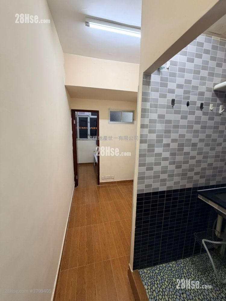 Kin Wong Mansion Sell 4 Bedrooms , 4 Bathrooms 666 ft²