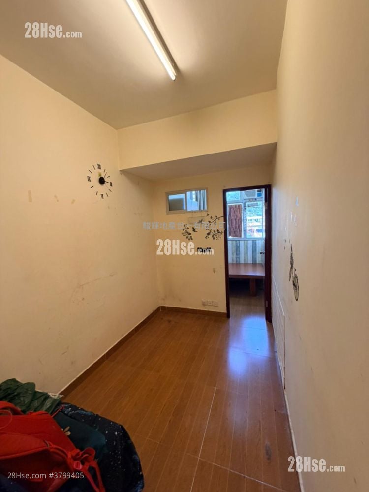 Kin Wong Mansion Sell 4 Bedrooms , 4 Bathrooms 666 ft²