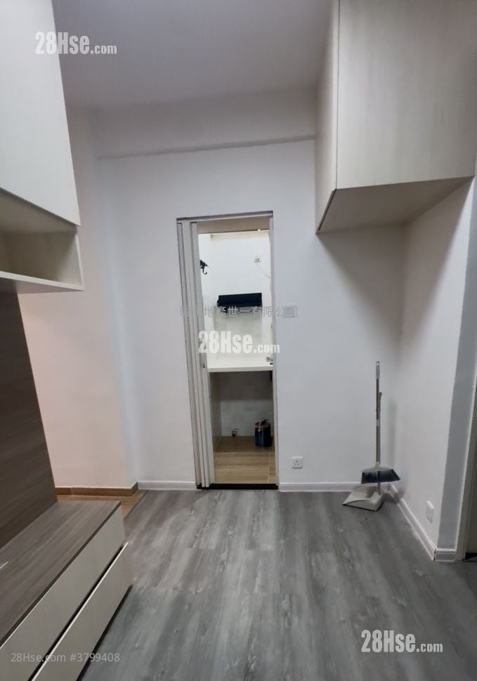 鸿辉大厦 售盘 2 房 , 1 浴室 310 平方尺