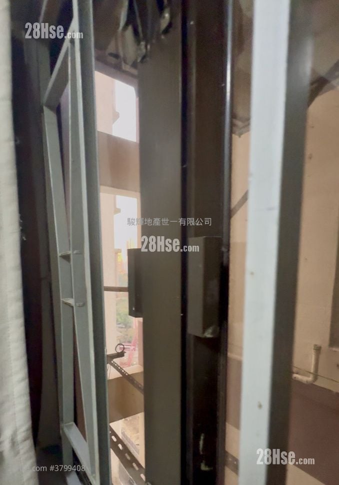 鸿辉大厦 售盘 2 房 , 1 浴室 310 平方尺