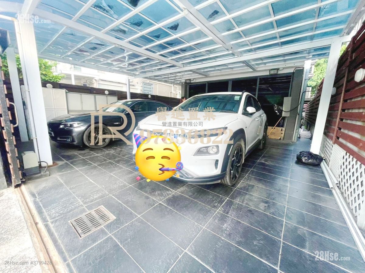 村屋 售盘 3 房 , 2 浴室 700 平方尺