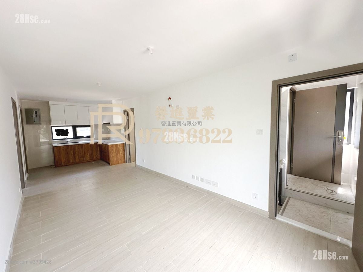 村屋 售盘 3 房 , 2 浴室 700 平方尺