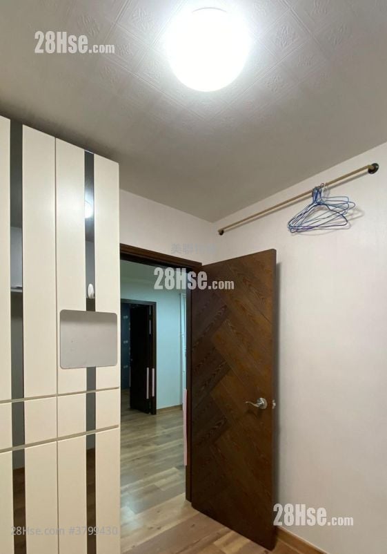 青泰苑 租盘 2 房 401 平方尺