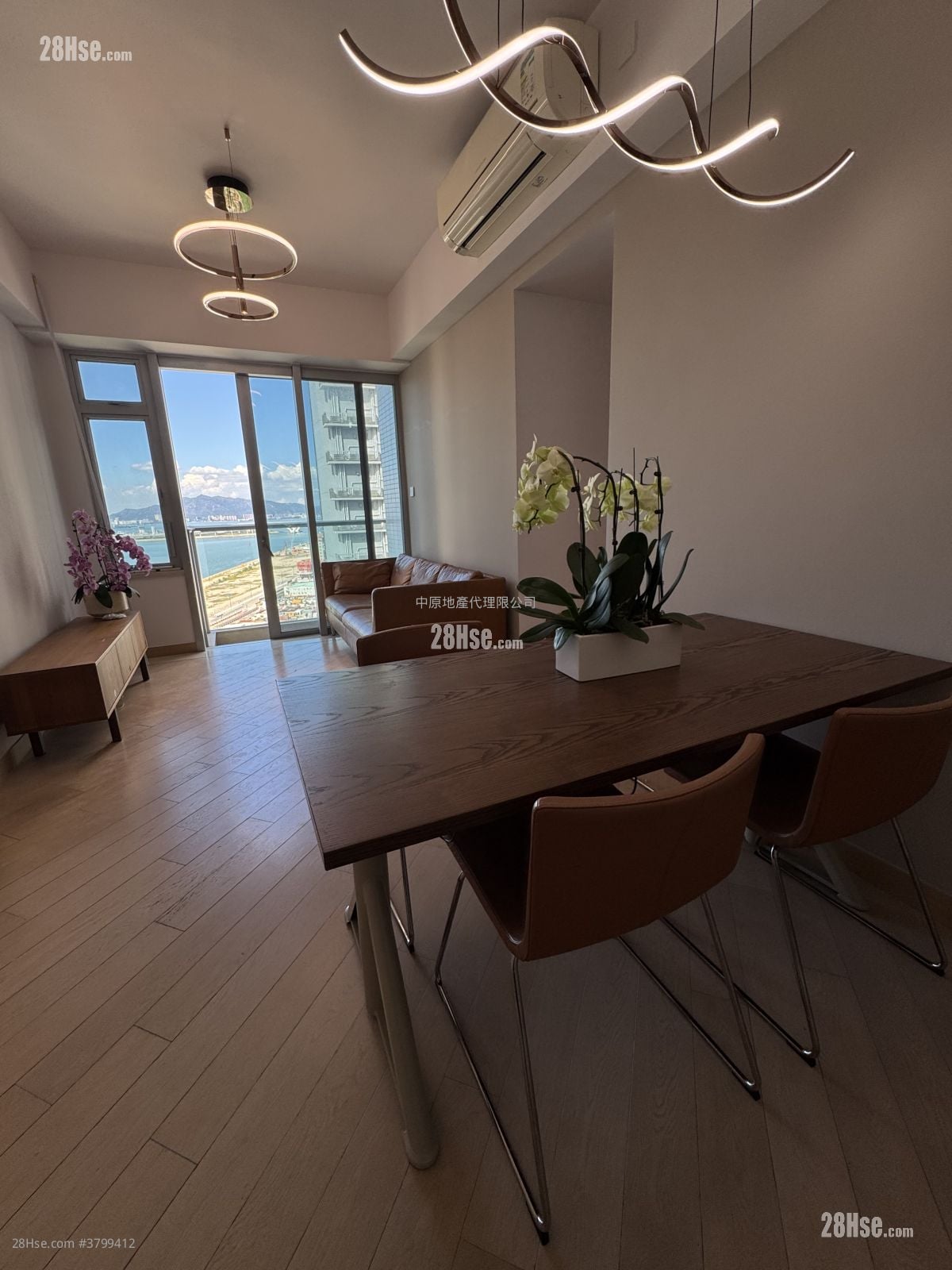 Century Link Sell 3 Bedrooms , 2 Bathrooms 641 ft²