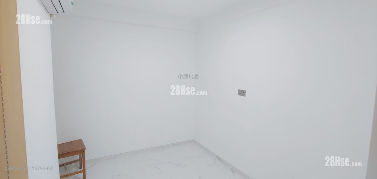 New Kwai Fong Gardens Sell 2 Bedrooms , 1 Bathroom 418 ft²