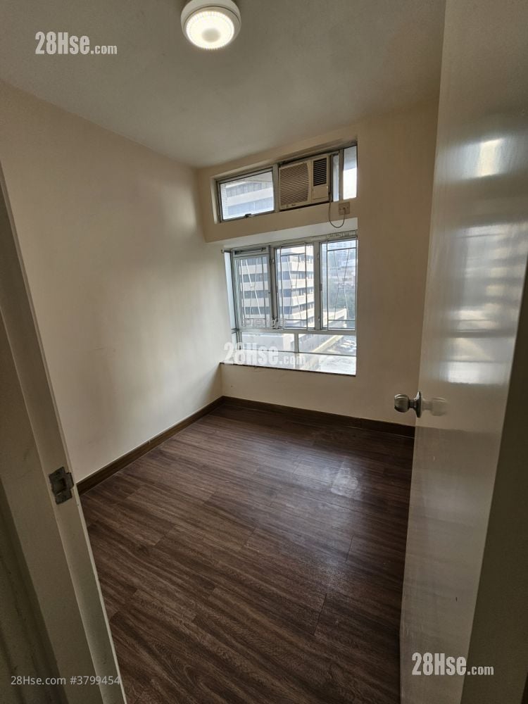 Greenfield Garden Sell 2 Bedrooms , 1 Bathroom 480 ft²