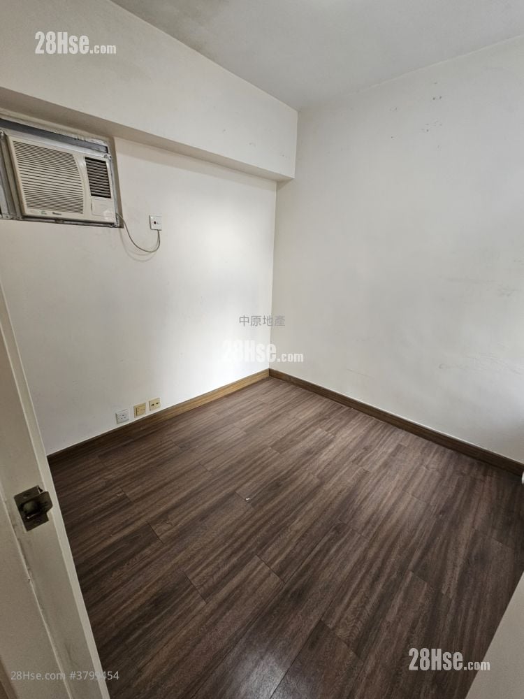 Greenfield Garden Sell 2 Bedrooms , 1 Bathroom 480 ft²