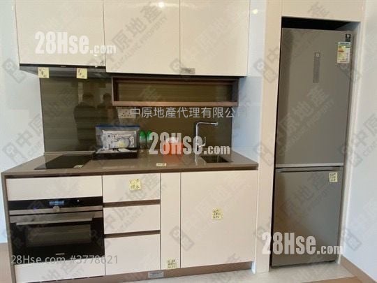 K. Summit Rental 2 Bedrooms 466 ft²