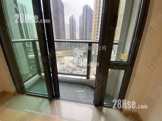 K. Summit Rental 2 Bedrooms 466 ft²