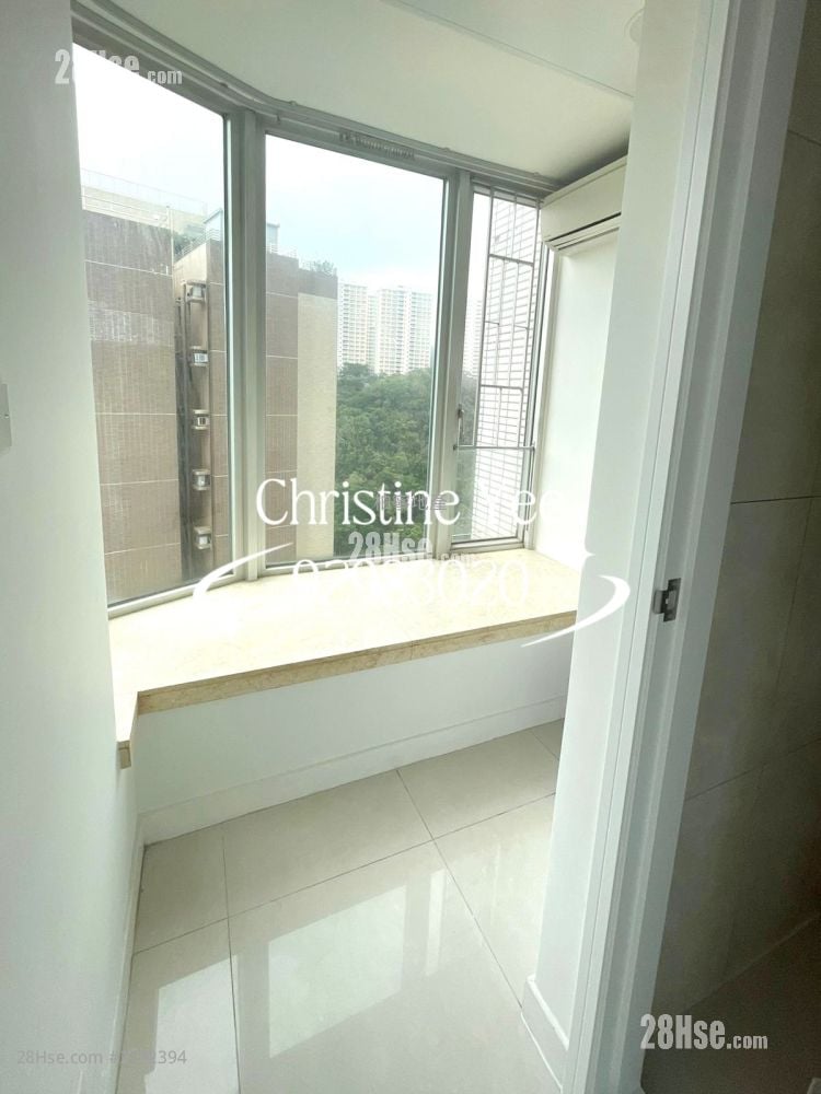 The Legend Rental 4 Bedrooms , 2 Bathrooms 1,386 ft²