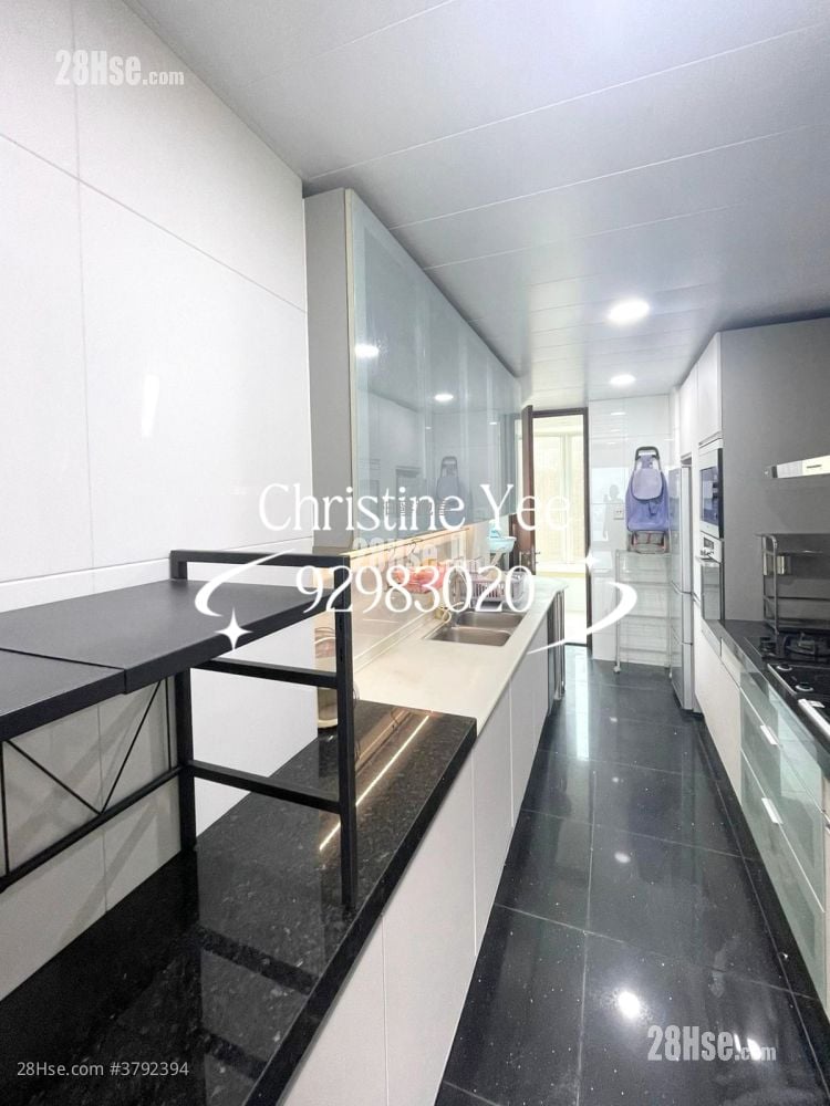 The Legend Rental 4 Bedrooms , 2 Bathrooms 1,386 ft²