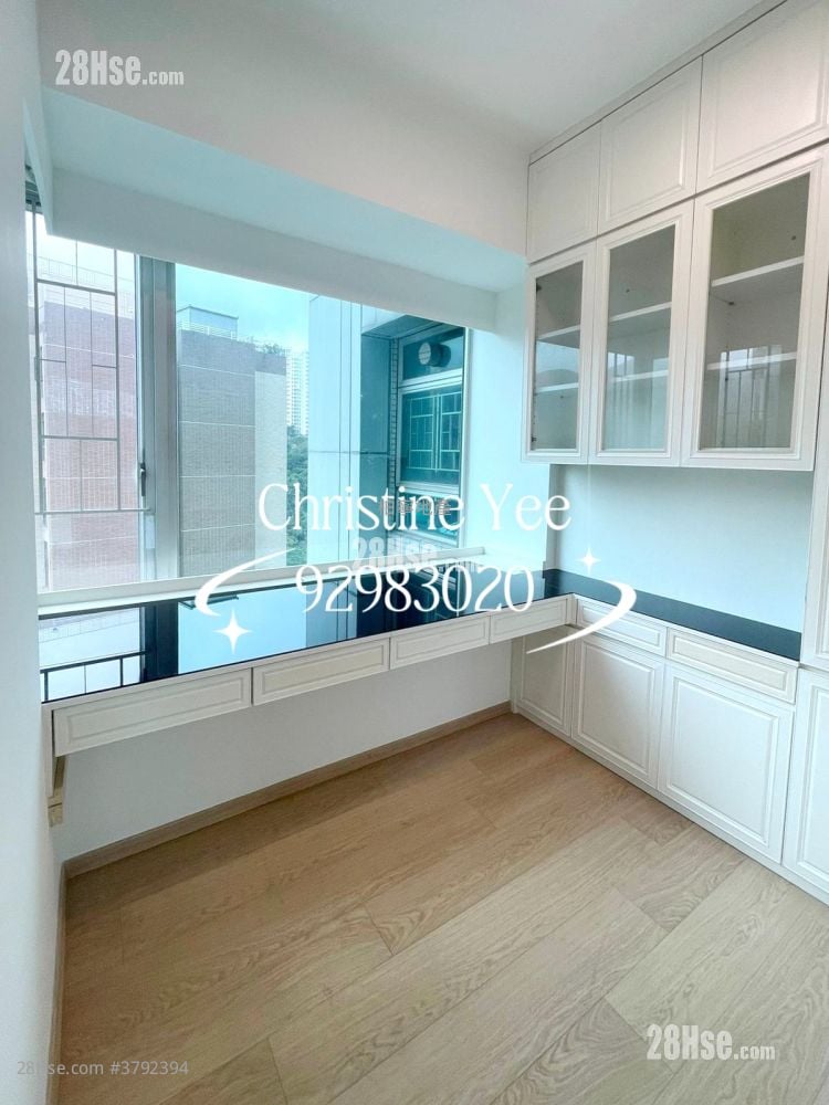 The Legend Rental 4 Bedrooms , 2 Bathrooms 1,386 ft²