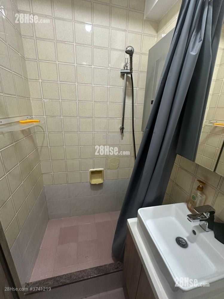 Ka Hing Building Rental Studio , 1 Bathroom 243 ft²