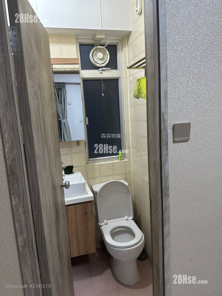 Ka Hing Building Rental Studio , 1 Bathroom 243 ft²