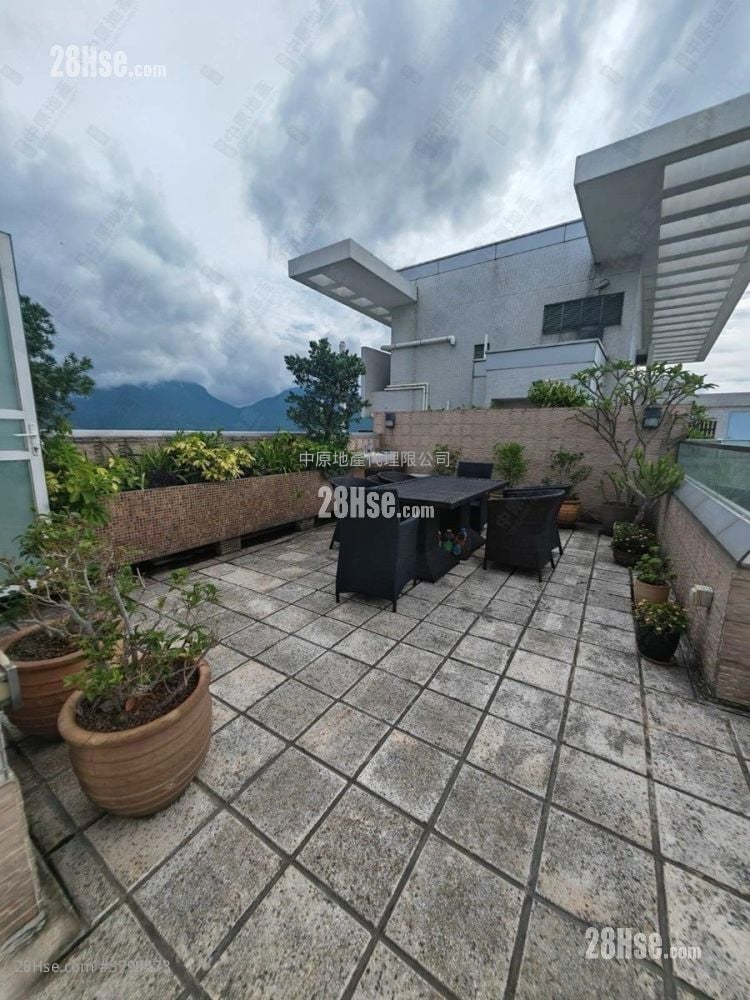 蓝天海岸 售盘 4 房 , 4 浴室 1,352 平方尺