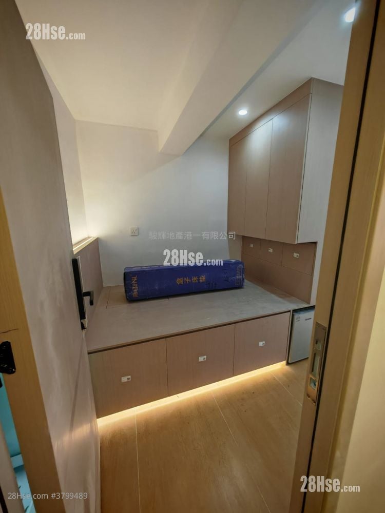 Man Yiu Building Rental Studio , 1 Bathroom 160 ft²