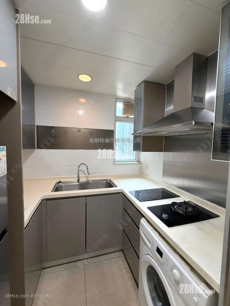 The Capitol Sell 2 Bedrooms , 1 Bathroom 519 ft²