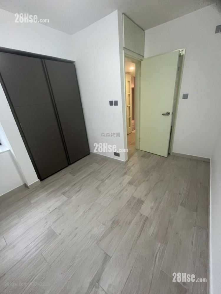 Kornhill Sell 3 Bedrooms , 2 Bathrooms 668 ft²