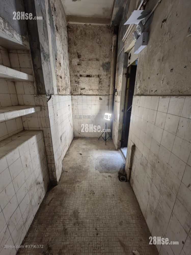 No.33 Wing Wo Street Rental Studio , 1 Toilet 750 ft²