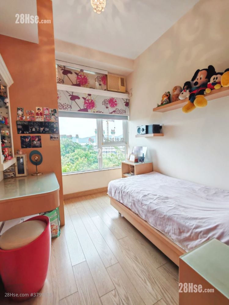 The Hillgrove Sell 4 Bedrooms , 3 Bathrooms 941 ft²