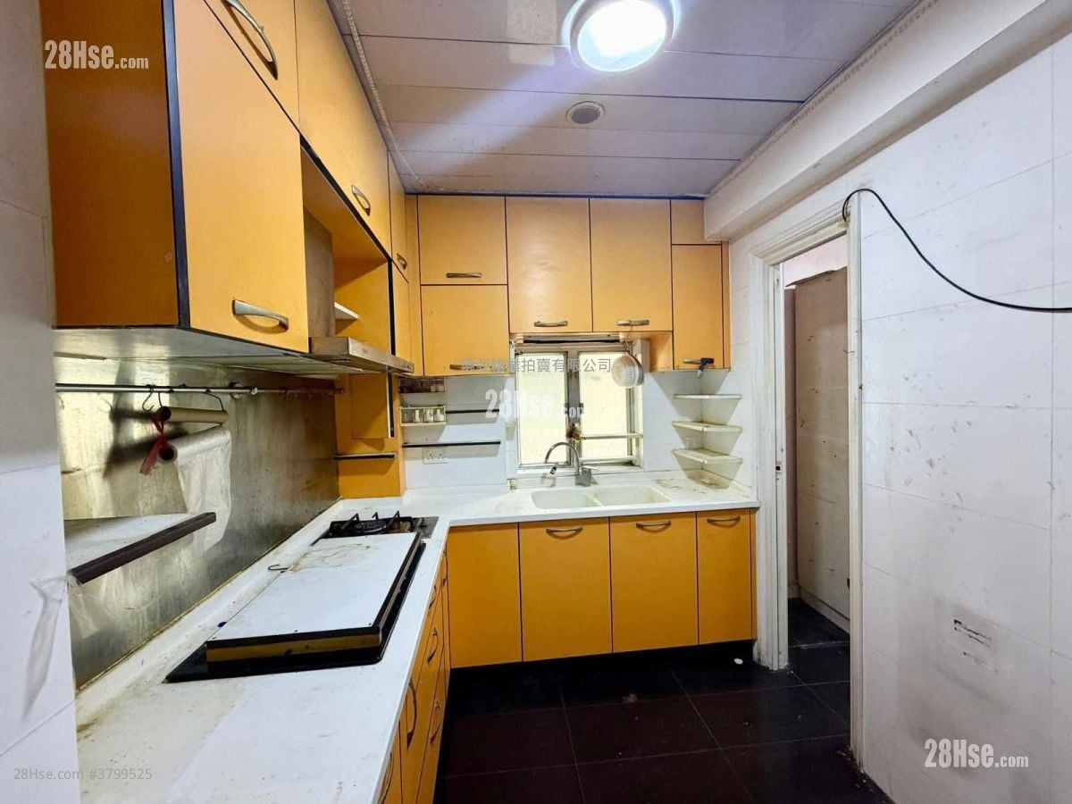 Waldorf Mansion Sell 5+ Bedrooms , 5+ Bathrooms 1,173 ft²