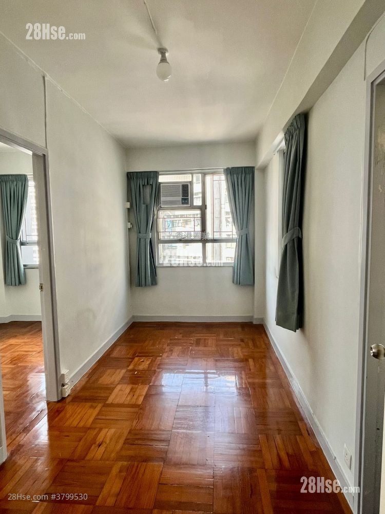 银辉大厦 售盘 1 房 , 1 浴室 255 平方尺