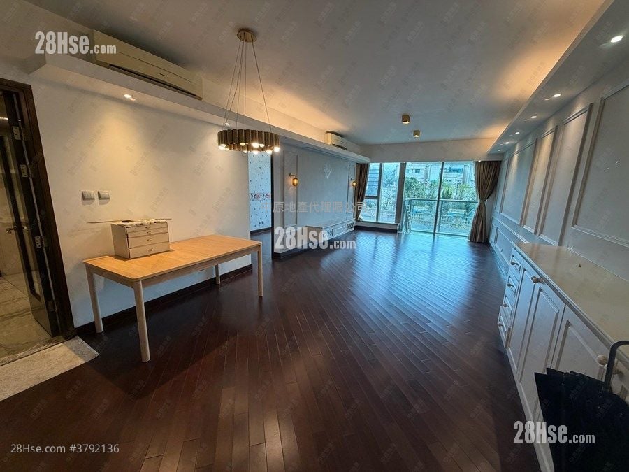 Mayfair By The Sea Rental 4 Bedrooms , 3 Bathrooms 1,400 ft²