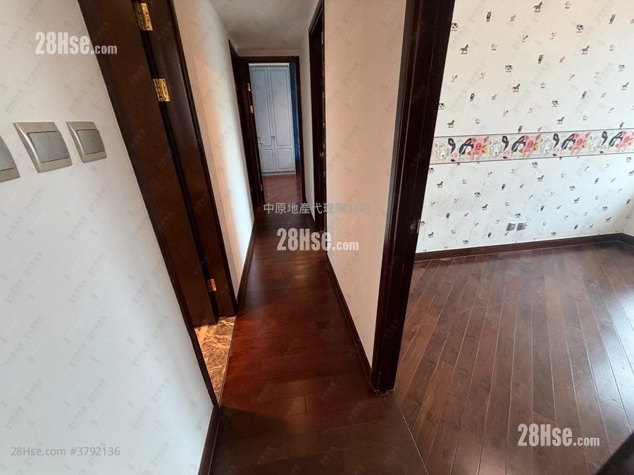 Mayfair By The Sea Rental 4 Bedrooms , 3 Bathrooms 1,400 ft²