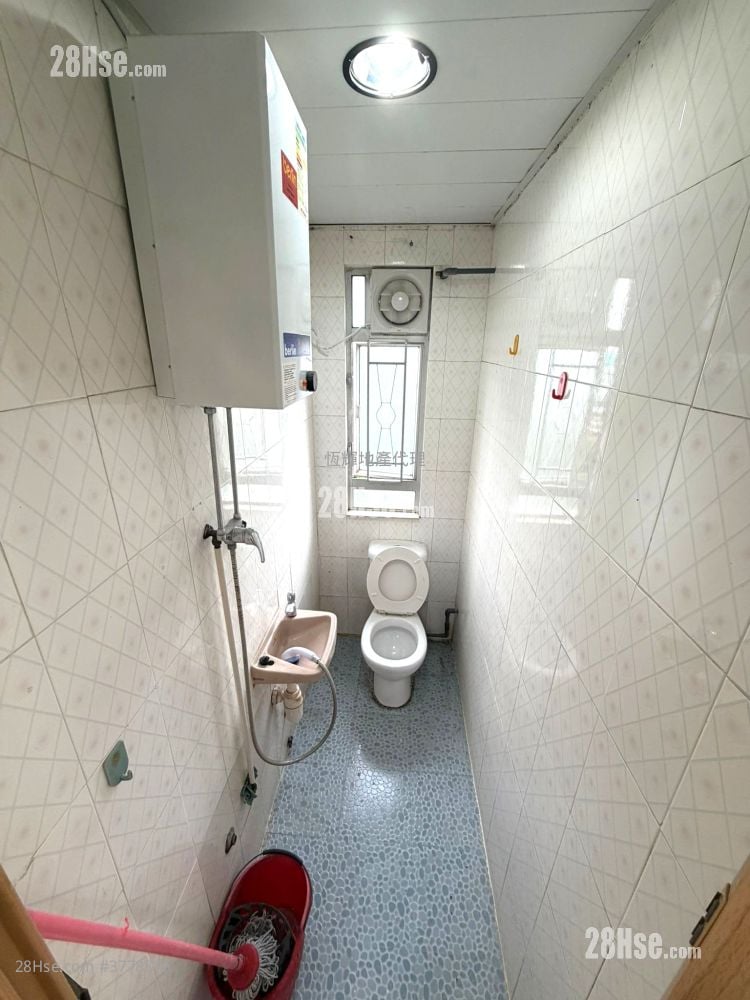 Healey Building Rental 1 Bedroom , 1 Bathroom 226 ft²