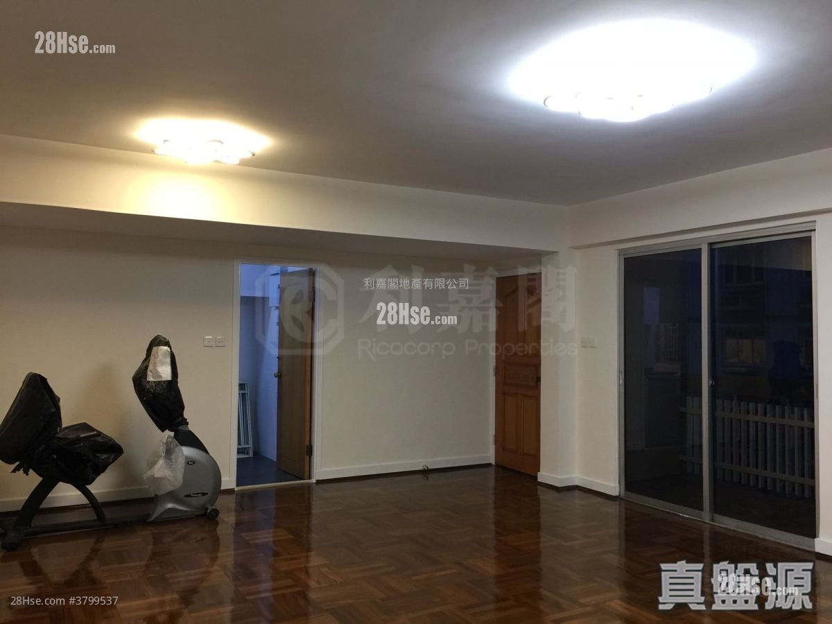 Shuet Kan Mansion Sell 3 Bedrooms 1,206 ft²
