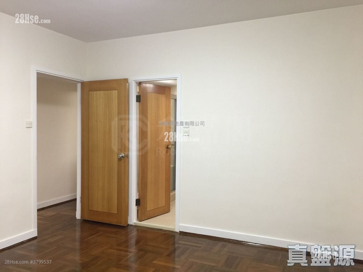 Shuet Kan Mansion Sell 3 Bedrooms 1,206 ft²