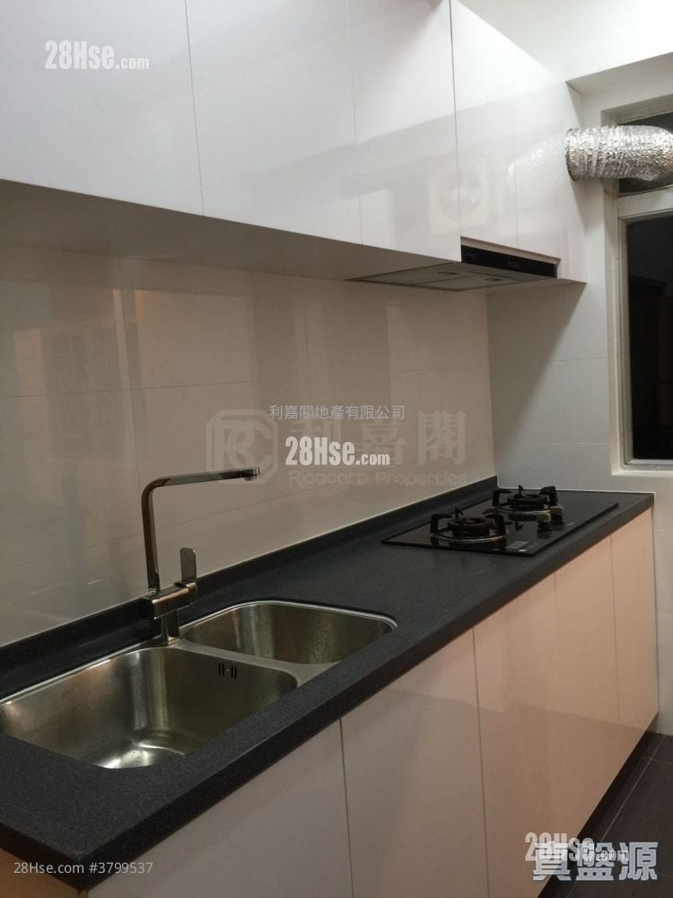 Shuet Kan Mansion Sell 3 Bedrooms 1,206 ft²