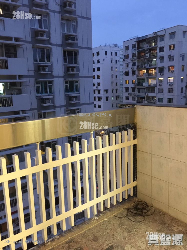 Shuet Kan Mansion Sell 3 Bedrooms 1,206 ft²