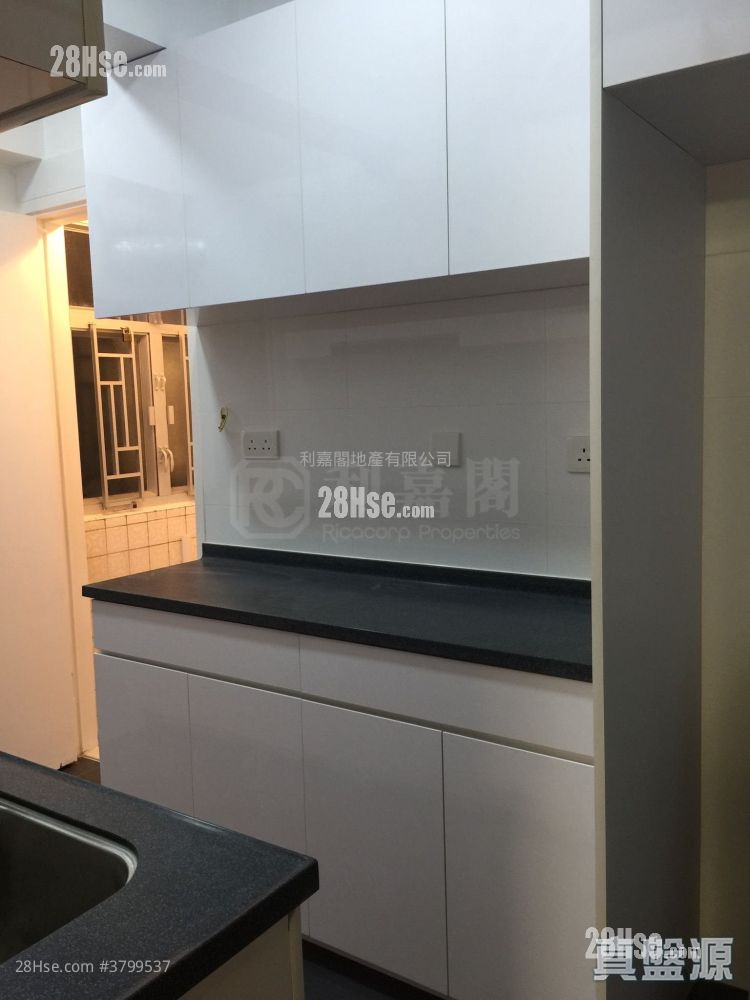 Shuet Kan Mansion Sell 3 Bedrooms 1,206 ft²