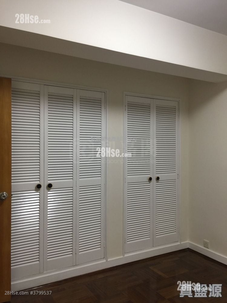 Shuet Kan Mansion Sell 3 Bedrooms 1,206 ft²