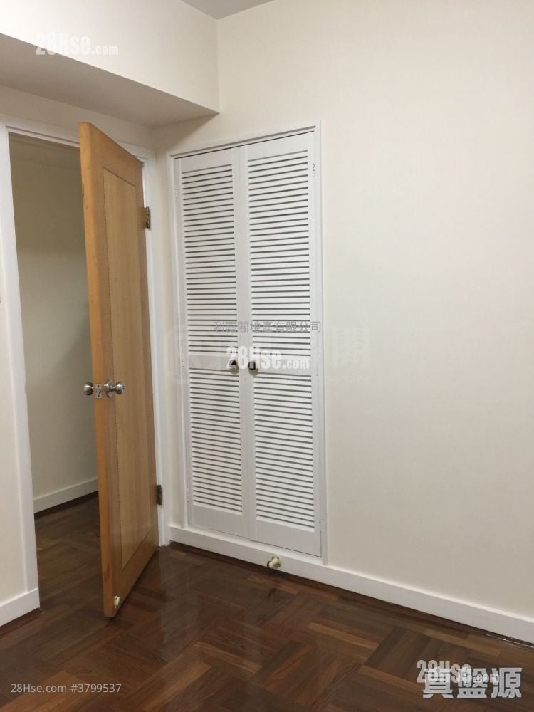 Shuet Kan Mansion Sell 3 Bedrooms 1,206 ft²