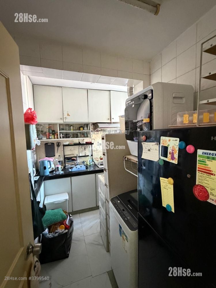 Kwong Ming Court Sell 3 Bedrooms 594 ft²